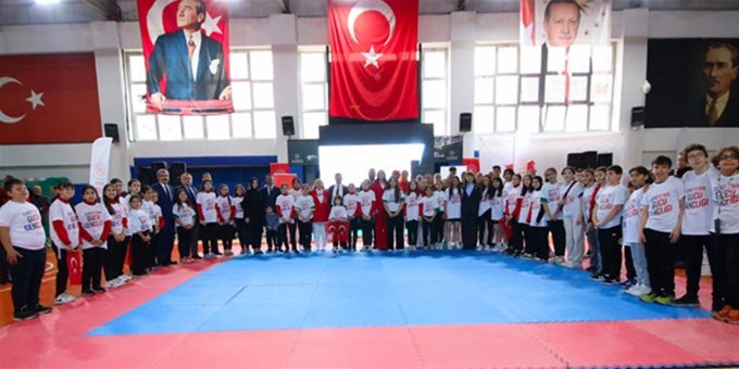 19 MAYIS COŞKUSU SPOR SALONUMUZDA YAŞANDI